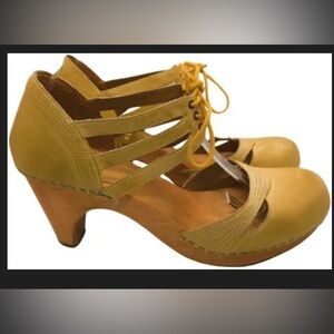 Anthropologie Lucky Penny “Fyn” Yellow Leather Wooden Heels Size 8.5 B